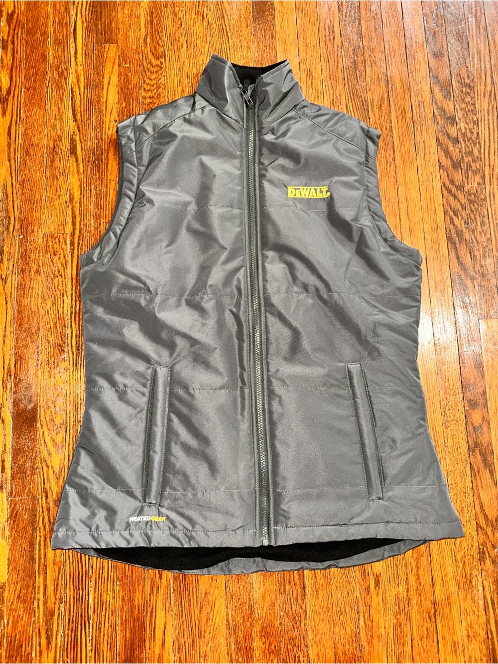 Women’s Medium Dewalt Heated Gear 12v Max Lithium Ion Grey Vest Jacket Untested